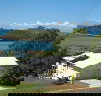 Hideaway Retreat Beach House with Pool - Accommodation Nelson Bay