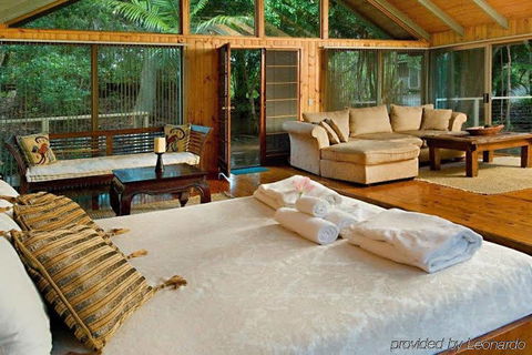 Tree Houses Of Montville - Accommodation Nelson Bay 2