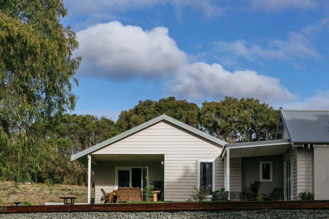 Stablebase - Accommodation Nelson Bay 4