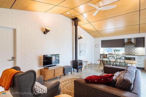 Stablebase - Accommodation Nelson Bay 5