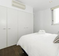 Canvas Suites on La Trobe
