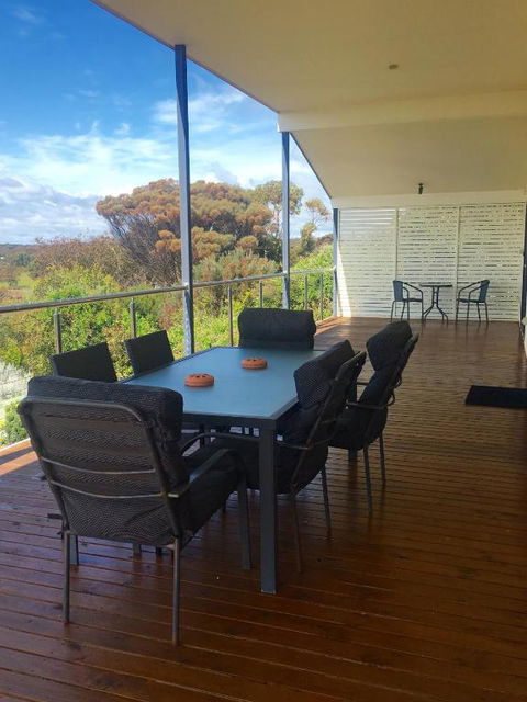 Blakeney Holiday House - Accommodation Nelson Bay 5