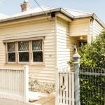 Simmers Serviced Apartments - Accommodation Nelson Bay 0