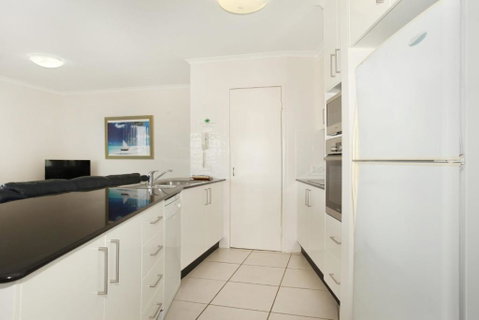 Unit 4 Beaumont Sur Mer 13 15 Pacific Terrace Coolum Beach 400 BOND LINEN SUPPLIED - Accommodation Nelson Bay 6