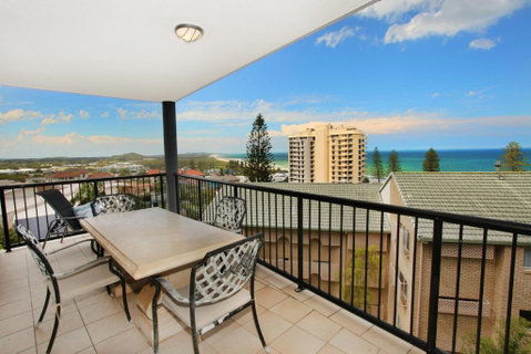 Unit 4 Beaumont Sur Mer 13 15 Pacific Terrace Coolum Beach 400 BOND LINEN SUPPLIED - Accommodation Nelson Bay 5