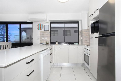 Unit 5 Phoenix Apartments 1736 David Low Way Coolum Beach LINEN INCLUDED 500 Bond - Accommodation Nelson Bay 2