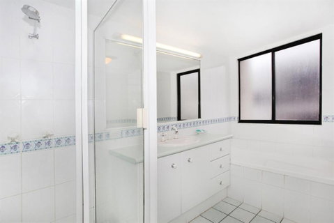 Unit 5 Phoenix Apartments 1736 David Low Way Coolum Beach LINEN INCLUDED 500 Bond - Accommodation Nelson Bay 6