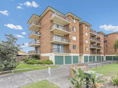 Fairleigh Unit 1 - Accommodation Nelson Bay 2