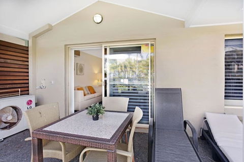Pacific Blue Pool Spa & More Available In Complex! - Accommodation Nelson Bay 6