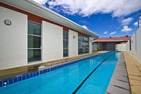 Pacific Blue Pool Spa & More Available In Complex! - Accommodation Nelson Bay 5