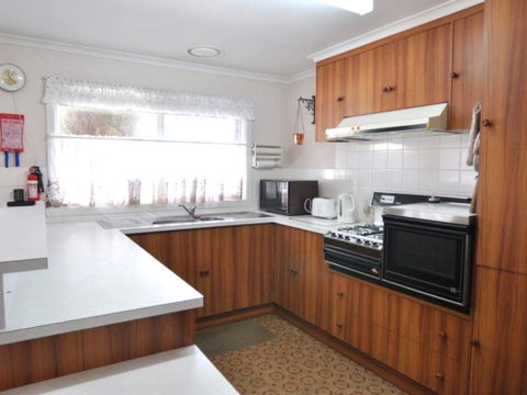 RETRO RETREAT INLET SIDE - Accommodation Nelson Bay 6