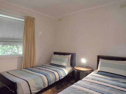 RETRO RETREAT INLET SIDE - Accommodation Nelson Bay 3