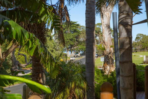 SAILS TWO INVERLOCH - Accommodation Nelson Bay 5