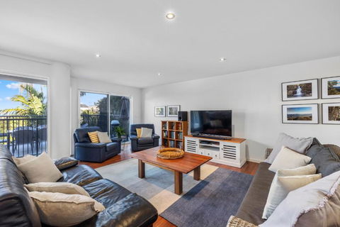 Zaffiro Beach House - Accommodation Nelson Bay 6