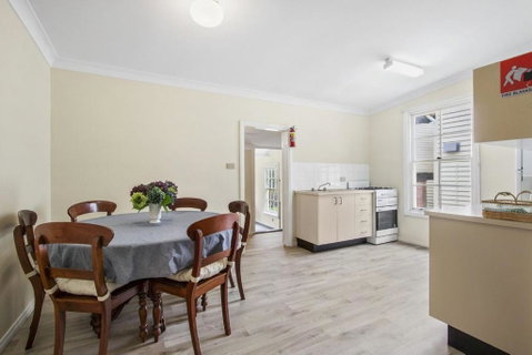 THE TEACHERS COTTAGE - Accommodation Nelson Bay 1