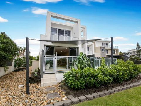 SEA RENITY On KAMALA - Accommodation Nelson Bay 0