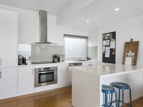 LOUTTIT BAY APARTMENT 2 Main Street With Wifi & Views - Accommodation Nelson Bay 0