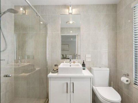 LOUTTIT BAY APARTMENT 2 Main Street With Wifi & Views - Accommodation Nelson Bay 2