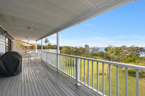 Blue Oar Beach House - Accommodation Nelson Bay 3