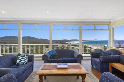 La Mer 19 Dulconghi Street - Nelson Bay Accommodation.com 6