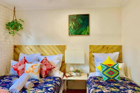PARADISE COURT VILLA 1 Free Wifi - Accommodation Nelson Bay 2