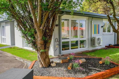 PARADISE COURT VILLA 1 Free Wifi - Accommodation Nelson Bay 4