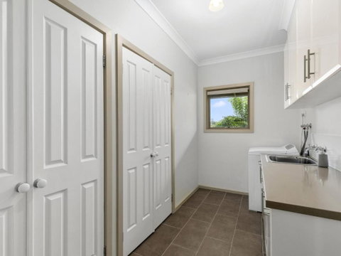 THE LOCH SURFSIDE WIFI NETFLIX PET FRIENDLY (OUTSIDE ONLY) - Nelson Bay Accommodation.com 3