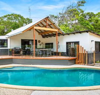 11 Naiad Court Rainbow Shores Fantastic Family Retreat Swimming Pool 200m to beach Free Wi Fi - Accommodation Nelson Bay