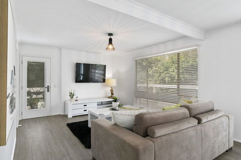 Beauty AND THE Peace - Inlet Side - Accommodation Nelson Bay 4