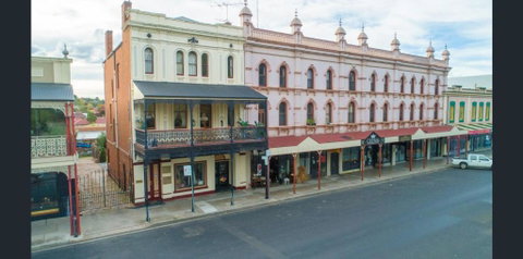 Grand & Central On George Unique Opulent - Accommodation Nelson Bay 2