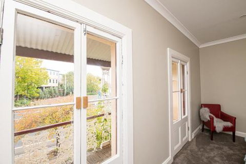 Heritage Bowen Terrace ?3 Bed 2 Bath Walk To CBD - Accommodation Nelson Bay 0
