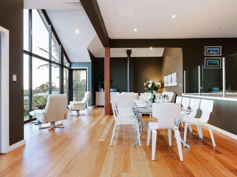 Venabu On Garuwa 20 Garuwa Street Spectacular House With Fabulous Views - Nelson Bay Accommodation.com 6