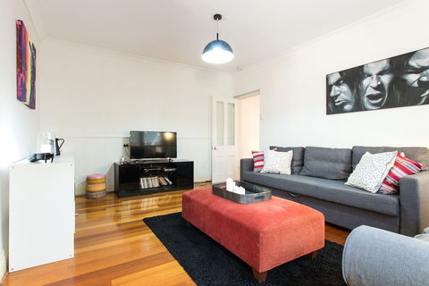 HUNTER In The Heart Of Collingwood Fitzroy - Accommodation Nelson Bay 5