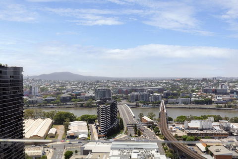 Designer South Bank Apartment - Accommodation Nelson Bay 5