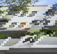 Contemporary Garden Apartment SINC1 - Nelson Bay Accommodation.com