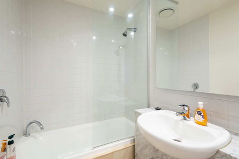 Spacious CBD Apt In The Heart Of Melbourne - Accommodation Nelson Bay 5