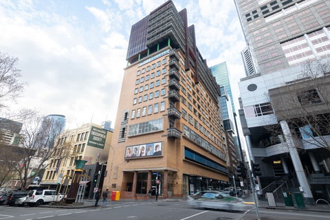 Spacious CBD Apt In The Heart Of Melbourne - Accommodation Nelson Bay 0