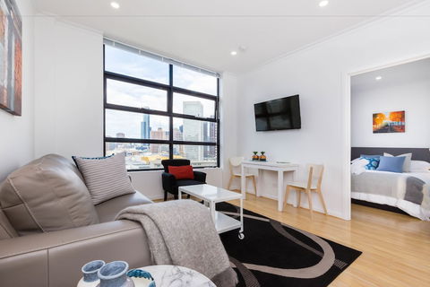 ROLAND, 1BDR Melbourne Apartment - Accommodation Nelson Bay 2