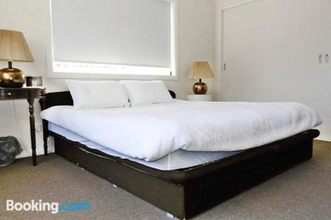 Allure - Accommodation Nelson Bay 5