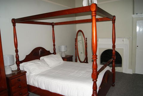 Old Sergeants Quarters - Accommodation Nelson Bay 4