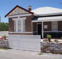 Old Sergeants Quarters - Accommodation Nelson Bay