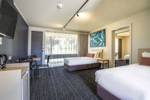 Nightcap At Gateway Hotel - Accommodation Nelson Bay 2
