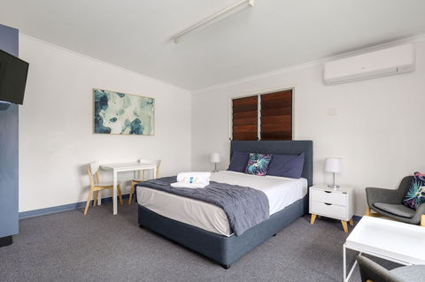 Tin Can Bay's Sleepy Lagoon Motel - Accommodation Nelson Bay 4