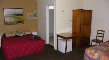 Palms Motel - Accommodation Nelson Bay 2