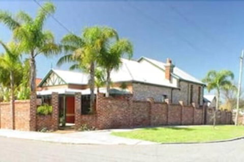 Above Bored Bed & Breakfast - Accommodation Nelson Bay 1