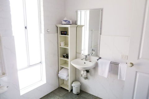 Homewood Cottages - Accommodation Nelson Bay 5