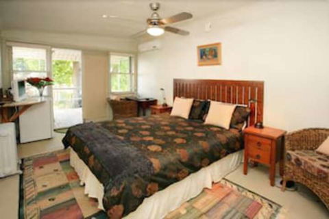 The Bank Guesthouse - Accommodation Nelson Bay 7
