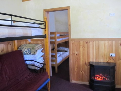 Cedar Lodge Cabins - Accommodation Nelson Bay 6