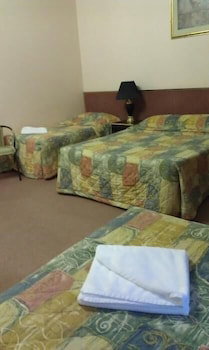 Avalon Motel - Accommodation Nelson Bay 0