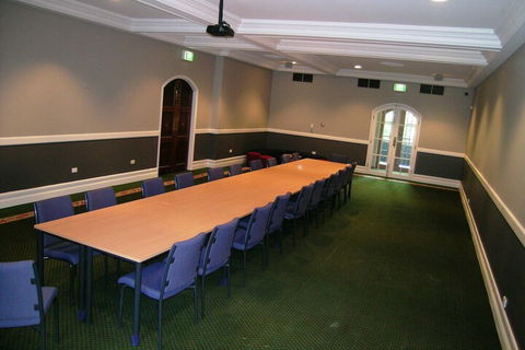RMIT Village House - Accommodation Nelson Bay 5